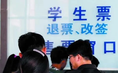 派出所积极应对K1373次列车停滞事件，保障旅客权益
